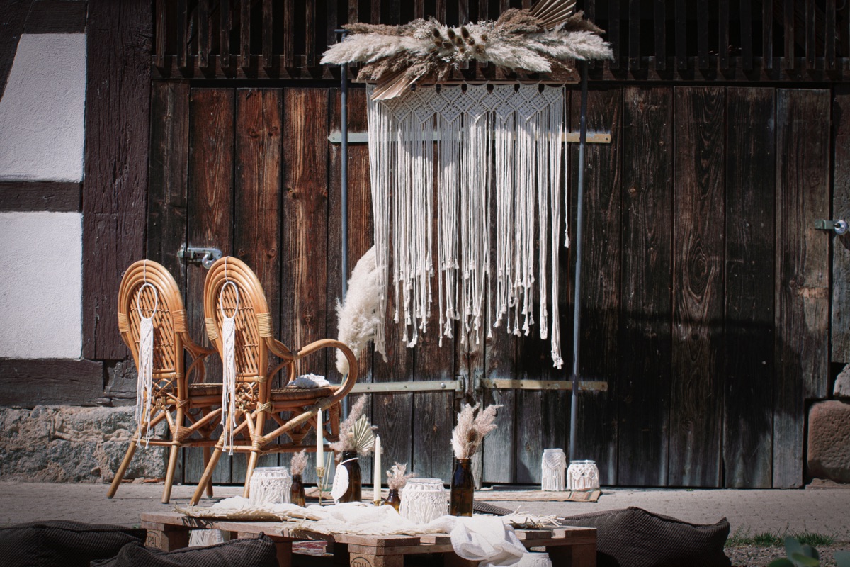 Traubogen Metall mit Makramee Backdrop