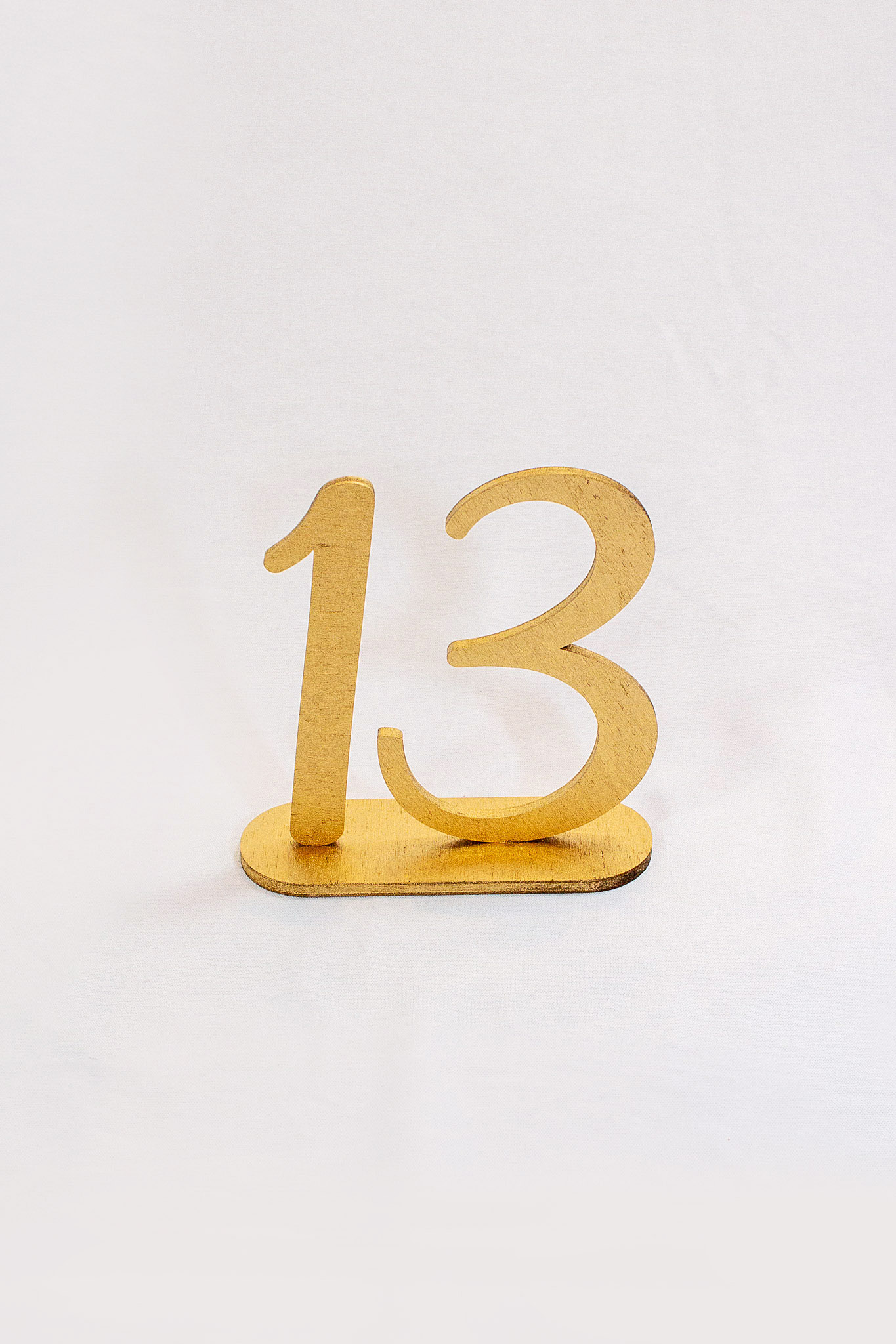 Tischnummer Holz in Mattgold